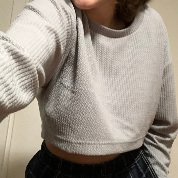 Cropped textured cropped light grey top - Picture 1 of 6